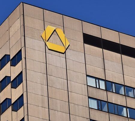 Commerzbank verzeichnet Rekordgewinn und übertrifft Deutsche Bank