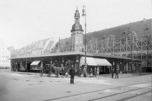 Kutschen aller Art können auch tückisch für Fußgänger sein. Foto: Stadtarchiv