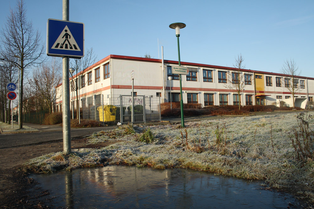 Die 31. Schule als Containerbau in der Franzosenallee in Probstheida. Foto: Ralf Julke