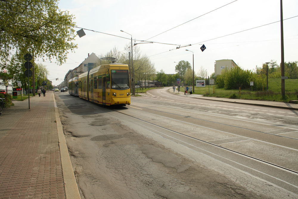 Die Dieskaustraße ist in einem katastrophalen Zustand. Foto: Ralf Julke