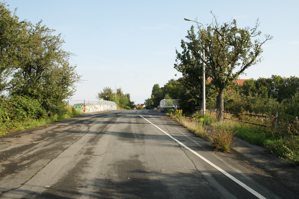 Für Kfz gesperrt: die Landsberger Brücke. Foto: Ralf Julke