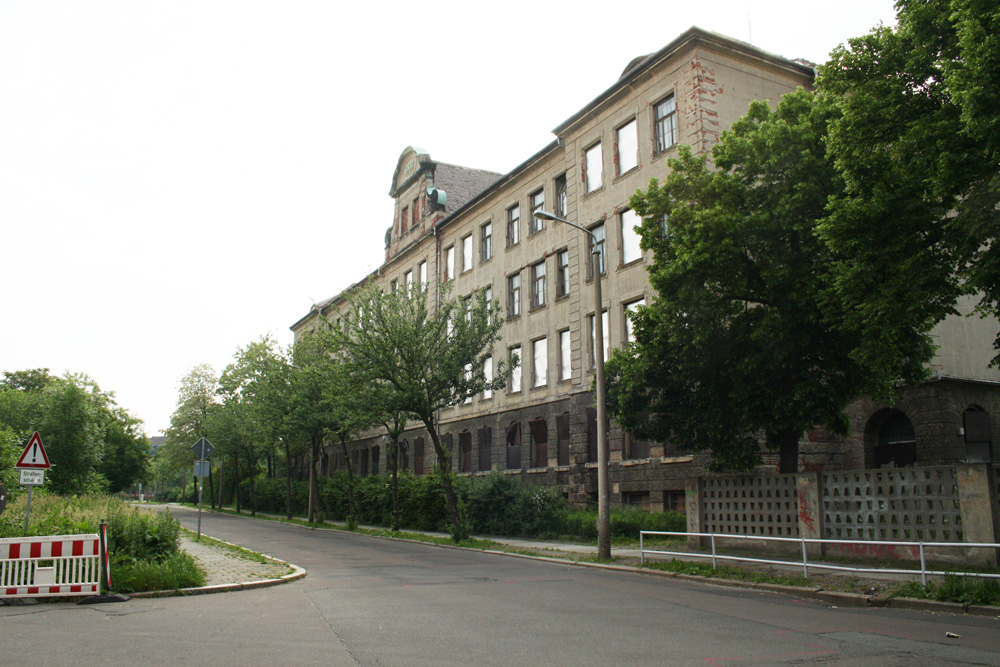 Die ehemalige Hermann-Liebmann-Schule in der Ihmelstraße soll ein neuer Oberschul-Campus werden. Foto: Ralf Julke