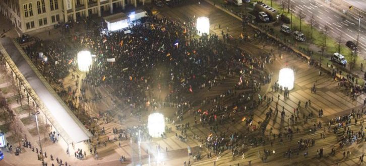 21. Januar 2015, Zeitpunkt 20:55 Uhr, Schlusskundgebung von Legida auf dem Augustusplatz Leipzig. Wo waren die 15.000? Foto: NoLegida