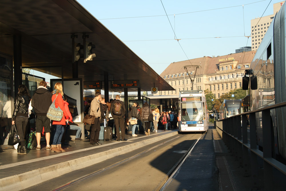 LVB-Haltestelle Hauptbahnhof. Foto: Ralf Julke