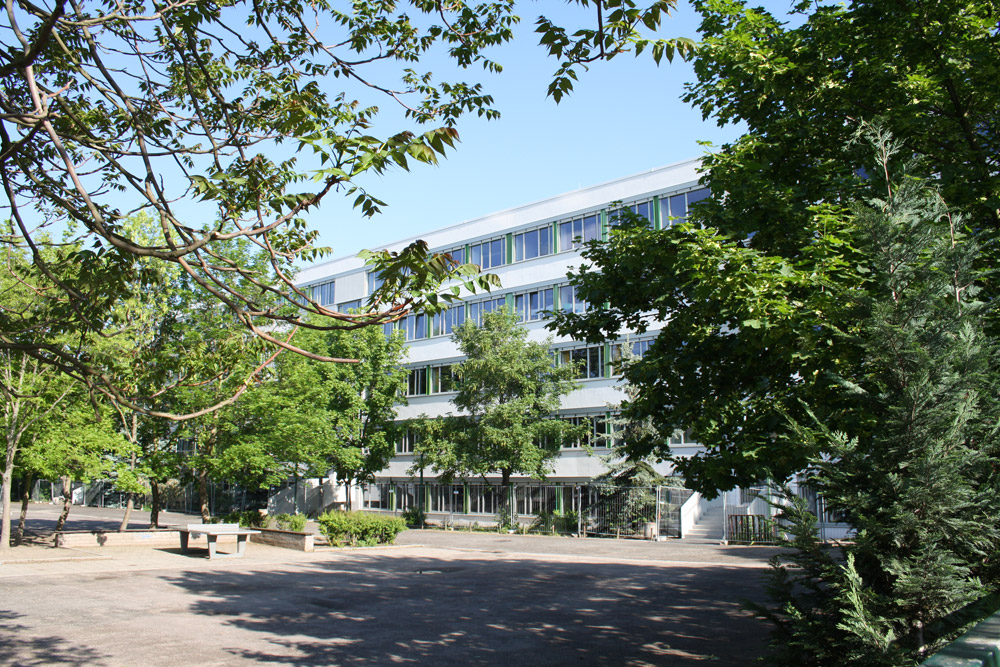 Schule saniert, Speiseraum zu klein: Oeser-Schule in Eutritzsch.