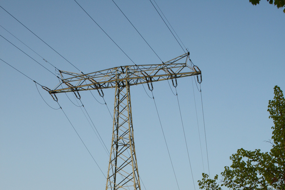 Wo und wie sollen die neuen Stromtrassen für die Energiewende entstehen? Foto: Ralf Julke