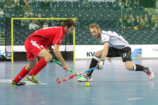 Fabian Pehlke (#23, D) verteidigt gegen Silvan Steimer (#18, SUI). Foto: Jan Kaefer