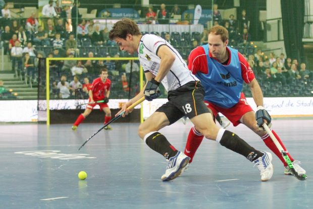 Oliver Korn (#18, D) mit Drang nach vorn. Foto: Jan Kaefer