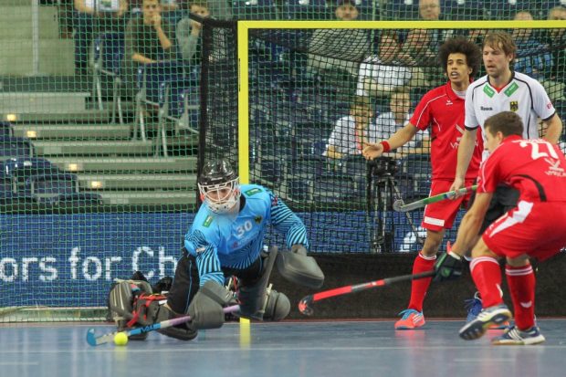 Torhüter Tobias Walter (#30, D) muss eingreifen. Foto: Jan Kaefer