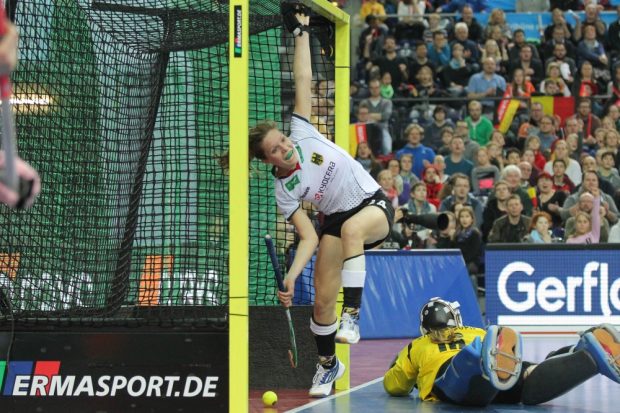 Drin! Charlotte van Bodegom (#24, D)  stellt den 7:0-Endstand her. Foto: Jan Kaefer
