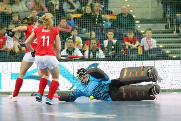 Torhüterin Yvonne Frank (#1, D) war für die Österreicherinnen nicht zu überwinden. Foto: Jan Kaefer