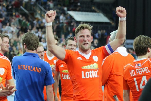 Riesige Freude über den Einzug ins Finale bei Kapitän Robert Tigges (#10, NED) und seinen Niederländern. Foto: Jan Kaefer