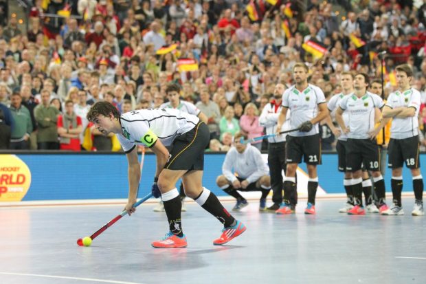 Auch Kapitän Tobias Hauke (#13, D) übernahm beim Penalty-Schießen die Verantwortung. Foto: Jan Kaefer