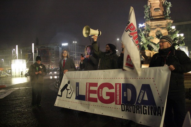 Legida - Das Original ist am Mendebrunnen eingetroffen. Foto: L-IZ.de