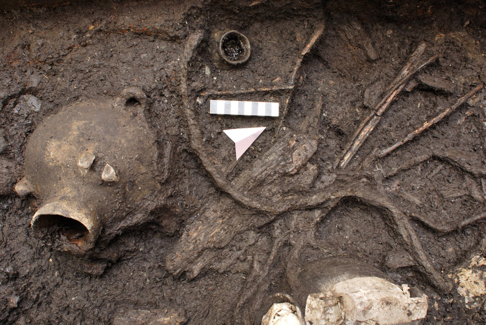 Zeugnis für 7.000 Jahre Besiedelung: Brunnenfund von Altscherbitz. Foto: Landesamt für Archäologie Sachsen