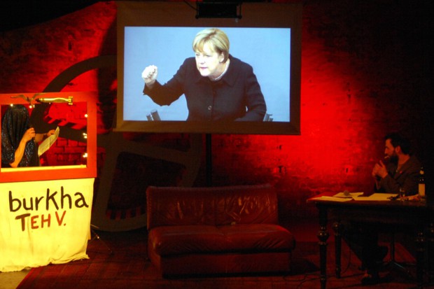 Burkha Teh V. zeigt: Verrückte Verhältnisse und Gollum an der Macht. Foto: L-IZ.de