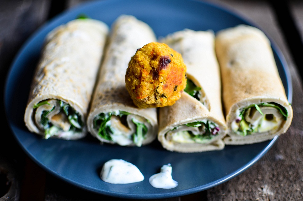 Galettes mit Linsenbällchen. Foto: Maike Klose