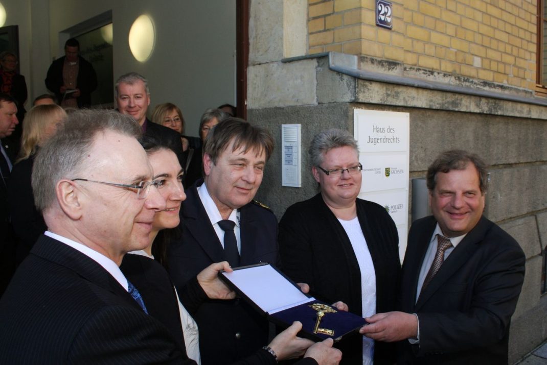 Schlüsselübergabe für das Haus des Jugendrechts