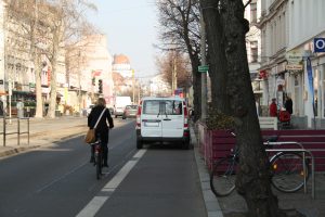Normalzustand auf dem Radfahrstreifen zwischen Schenkendorfstraße und Körnerstraße. Foto: Ralf Julke
