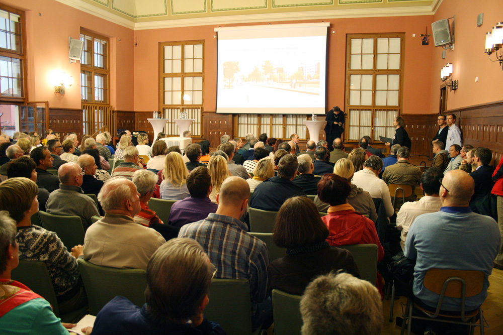 Bürgerforum zur Trassenplanung in Probstheida. Foto: Ralf Julke