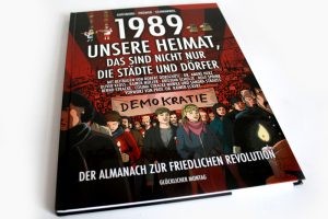 Augsburg, Prüwer, Schwarwel: 1989 - Unsere Heimat, das sind nicht nur die Städte und Dörfer. Foto: Ralf Julke