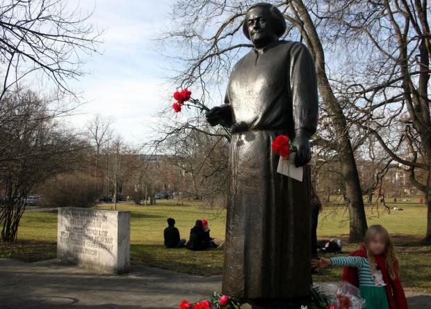 Clara Zetkin Denkmal