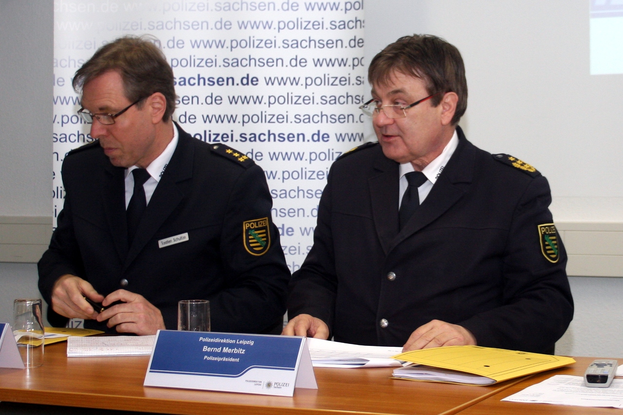 Leiter des Führungsstabes Thorsten Schultze und Polizeipräsident Bernd Merbitz. Foto: Alexander Böhm