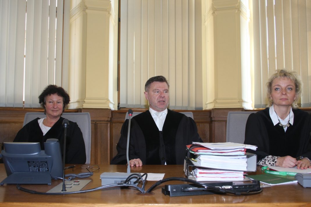 Dritte Strafkammer des Landgerichts unter Vorsitz von Norbert Göbel (Mitte). Foto: Alexander Böhm