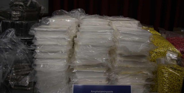Amphetaminpaste des Drogenfundes von Shiny Flakes auf PK am 12.03.2015