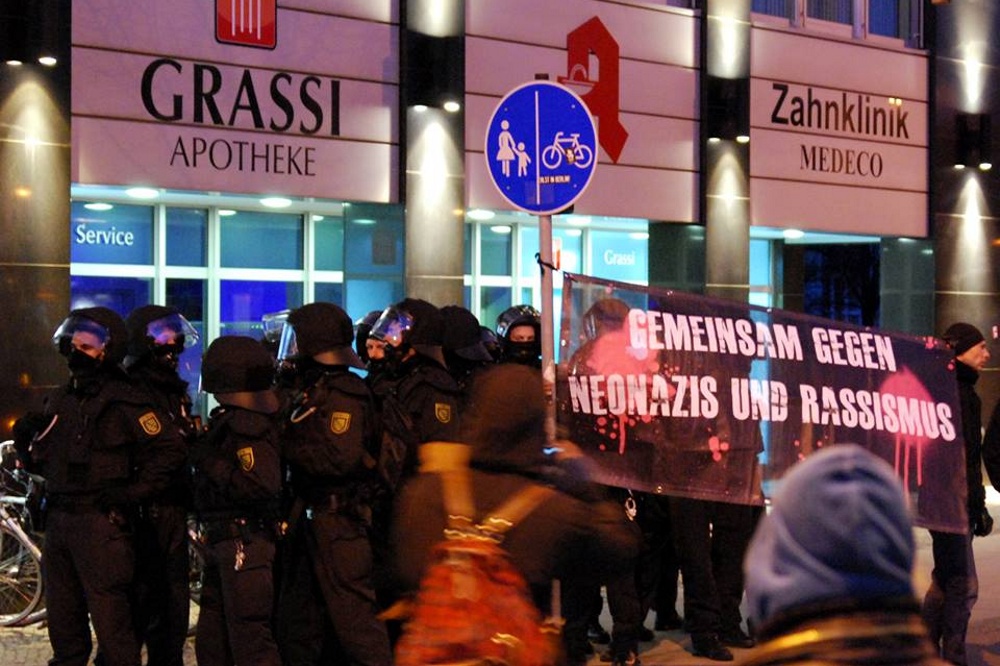 Polizeibeamte aus Baden-Würtemberg demonstrieren gegen Rassismus und Neonazis in Leipzig. Foto: L-IZ.de