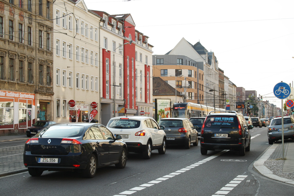 In der Rushhour etwas eng: Georg-Schumann-Straße kurz vor der Lindenthaler Straße. Foto: Ralf Julke