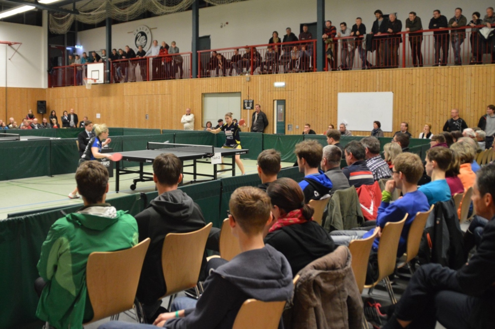 Die Leipziger Tischtennis-Füchse trugen ihr Heimspiel diesmal in Graupa aus. Foto: Lars Wittchen