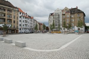 Ein Fest für Liebhaber des Granitpflasters: der eigentlich immer noch namenlose "Huygensplatz". Foto: Ralf Julke