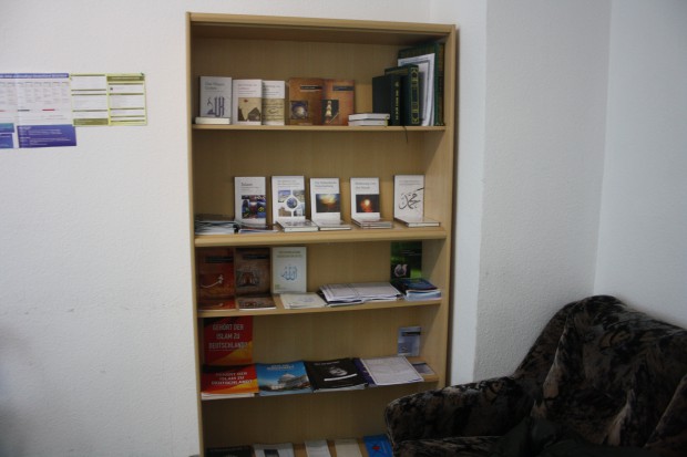 Literatur vom eigenen Verlag der Gemeinschaft. Foto: Ernst-Ulrich Kneitschel