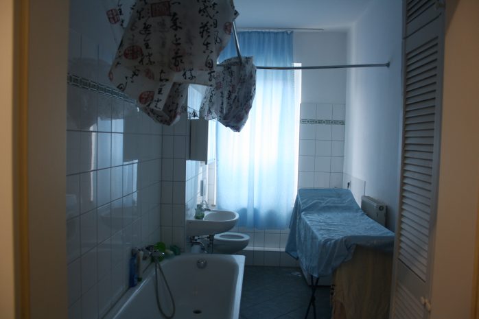 Vor dem Gebet muss der Muslim sich nach festen Regeln waschen. Notfalls in einem gewöhnlichen Badezimmer. Foto: Ernst-Ulrich Kneitschel
