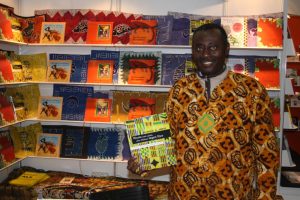 Patrick K. Addai erzählt in seinen Büchern von Ghana. Foto: Ernst-Ulrich Kneitschel