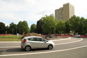 Der Kreisel Karl-Tauchnitz-Straße 2014 im Bau. Foto: Ralf Julke