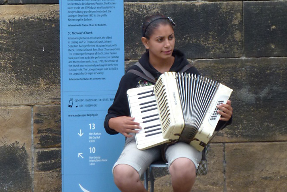 Musik auf Schritt und Tritt – Marta an der Notenspur. Foto: Notenspur-Initiative
