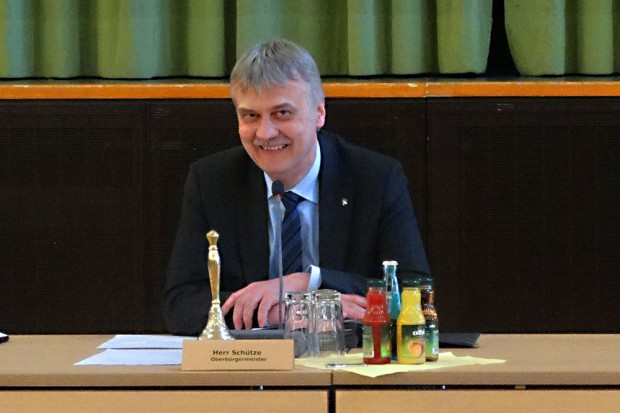 Markkleebergs OBM Karsten Schütze vor Beginn der Stadtratssitzung. Foto: Patrick Kulow