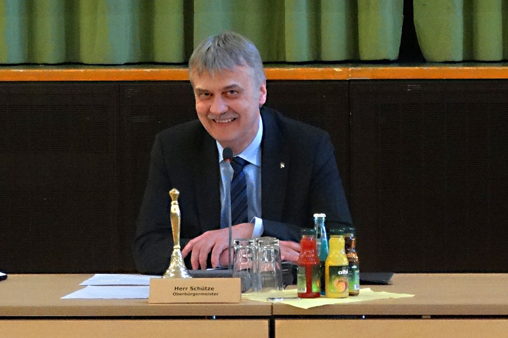 Markkleebergs OBM Karsten Schütze vor Beginn der Stadtratssitzung. Foto: Patrick Kulow