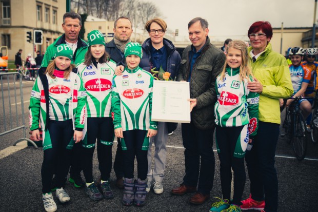 Ist nun Ehrenmitglied im SC DHfK - Olympiasiegerin Petra Rossner (Mitte). Foto: Florian Pappert