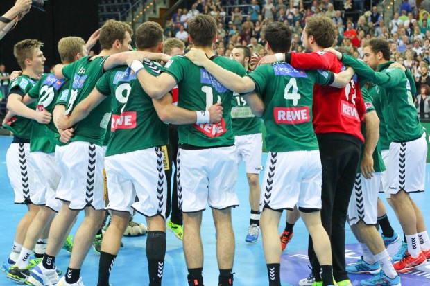 Auch beim Jubeln zieht der SC DHfK seine Kreise. Der Aufstieg ist zum Greifen nahe. Foto: Jan Kaefer