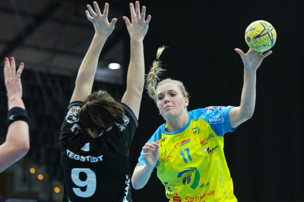 An Anne Hubinger lag's nicht: Gleich 12 Mal traf sie in Blomberg und verwandelte dabei auch fünf Siebenmeter. Foto: Jan Kaefer (Archiv)