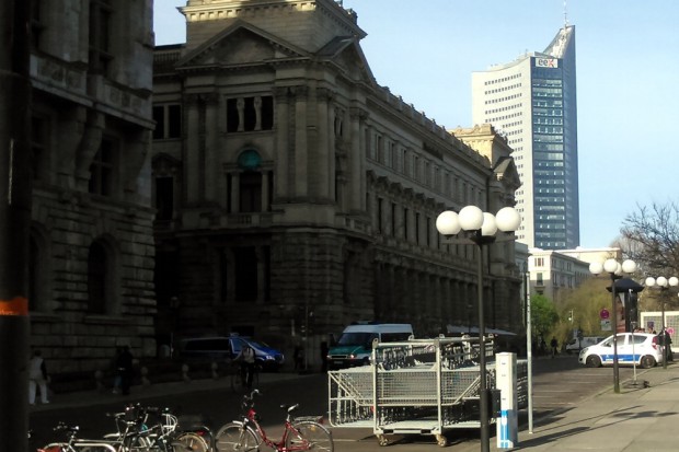 Gähnende Leere um 17:30 Uhr am Neuen Rathaus. Foto: L-IZ.de