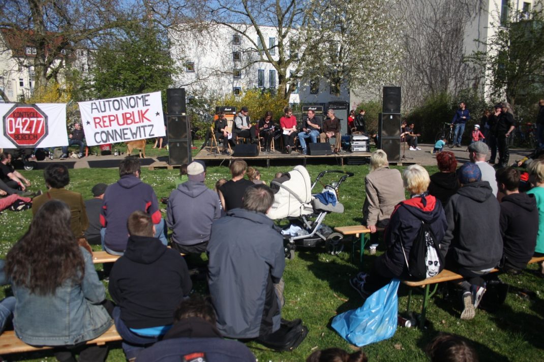 Die Podiumsdiskussion erfreute sich reger Teilnahme. Foto: Sandra Hähle