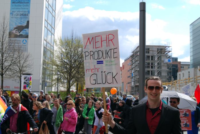 Ein Vertreter der Veranstalter mit der Sinnfrage in der schönen Warenwelt