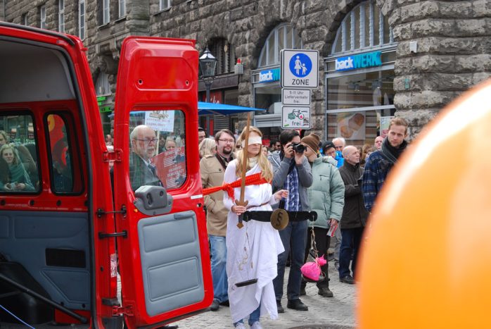 Eine blinde Justiz in den Schiedsgerichtsverfahren