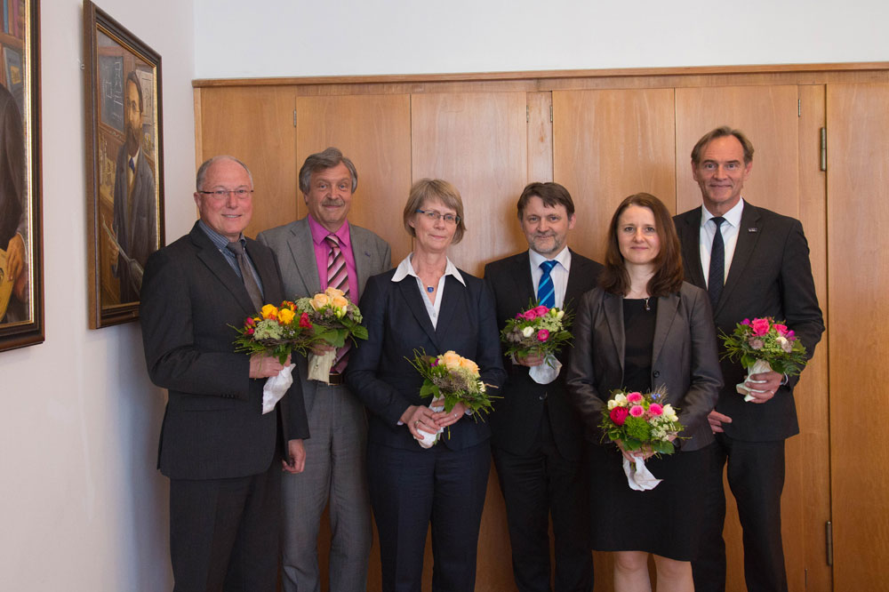 V.l.n.r.: Prof. Jürgen Staupe, Dr. Mathias Reuschel, Prof. Ulrike Herzau-Gerhardt, Prof. Hubertus Milke, Dr. Heike Graßmann, OBM Burkhard Jung. Fofo: HTWK Leipzig