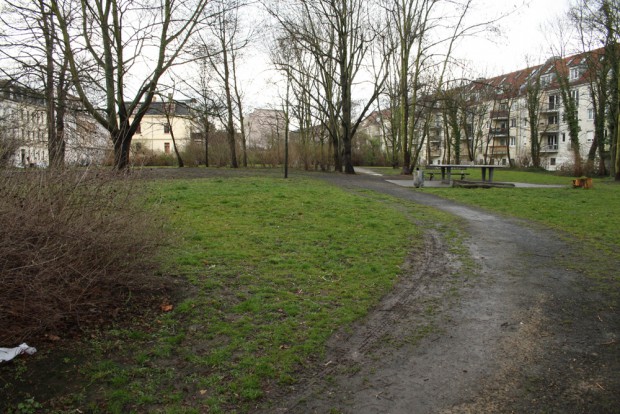 Das Innere der Anlage mit Tischtennisplatte. Foto: Ralf Julke