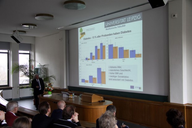 Das Potenzial der ADULT-Studie für die Gesundheitspolitik erläuterte Studienleiter Prof. Markus Löffler am Beispiel der Zuckerkrankheit. Foto: Matthias Weidemann
